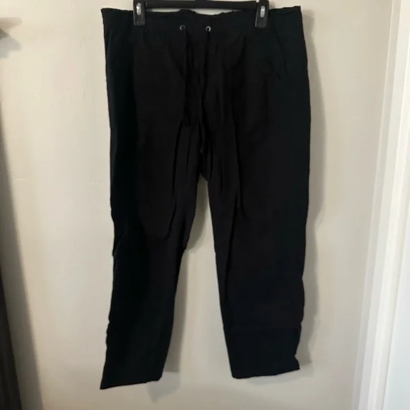 Sonoma Women's Black Ankle Pants - Picture 2 of 5